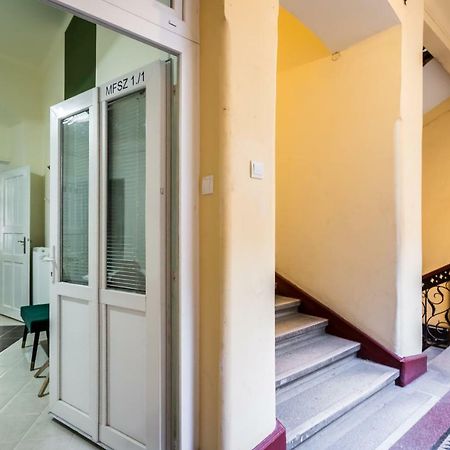 Bpr Turquoise Simplicity Apartment Budapest Luaran gambar